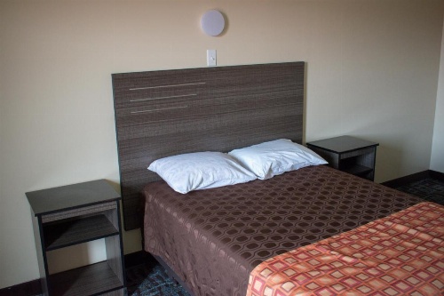 Inn Of Lenoir Motor Lodge image 8