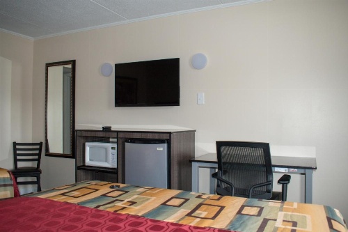 Inn Of Lenoir Motor Lodge image 9